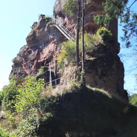 Wasgauer Felsen Und Seenland * Niederdorla