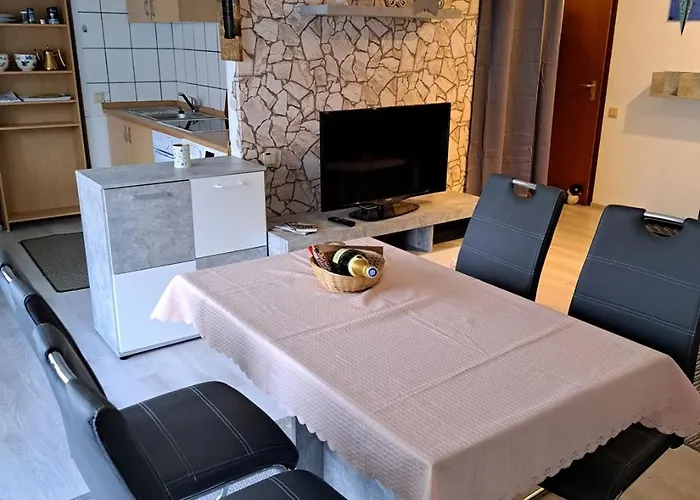 Wasgauer Felsen Und Seenland Appartement *