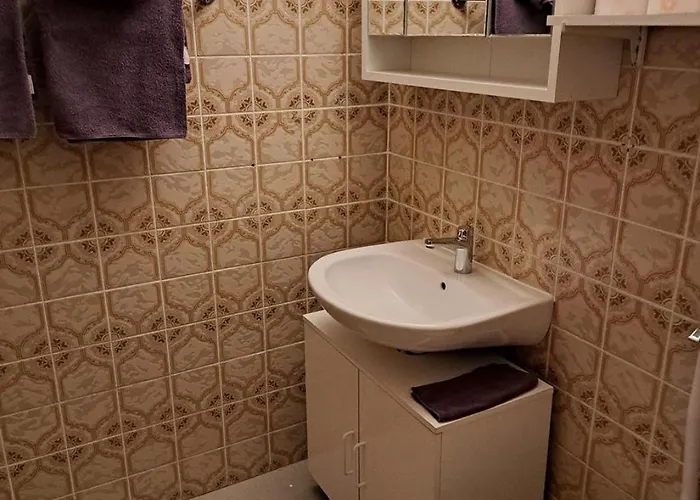 Wasgauer Felsen Und Seenland Niederdorla